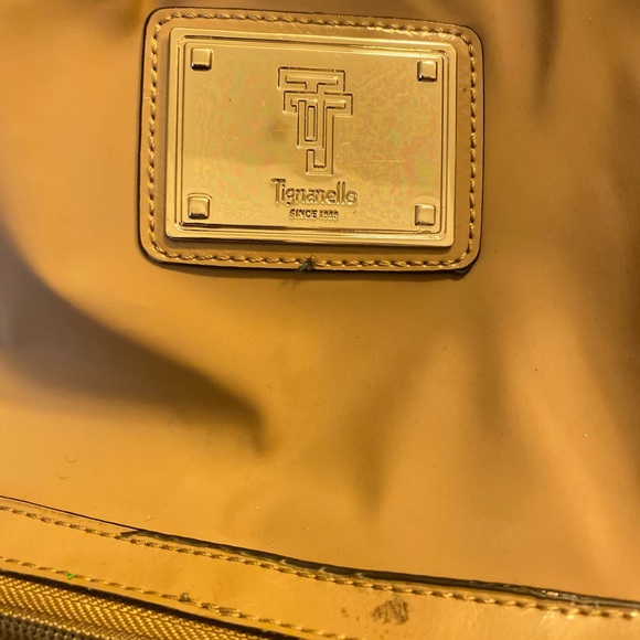 Tignanello, duo compartment, bucket style, zipper area below, a good baby bag. - Picture 5 of 14